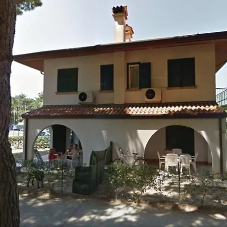 Διαμέρισμα Amazing With Private Garden In