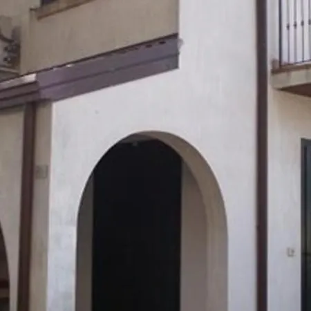 Amazing With Private Garden In Διαμέρισμα *