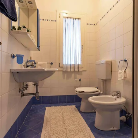 Amazing With Private Garden In Lägenhet Bibione