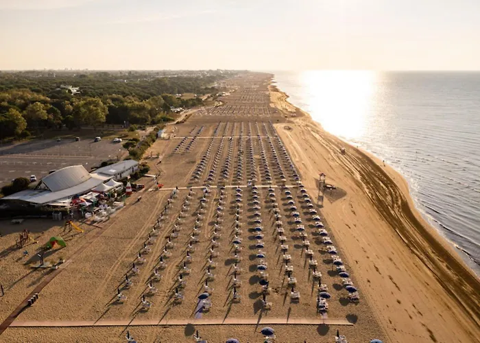 Amazing With Private Garden In 公寓 *